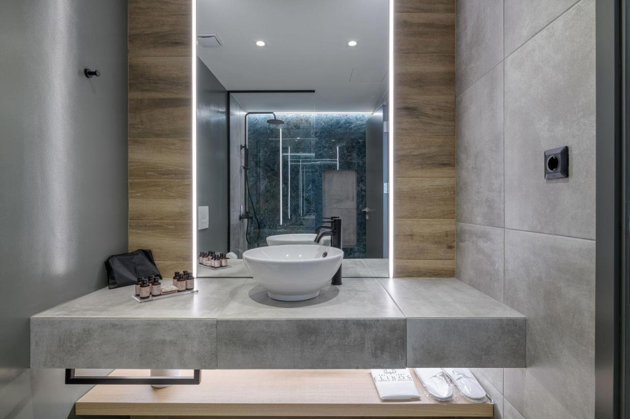 Acropolis Magenta Luxury